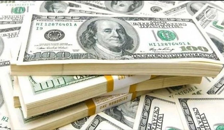 Долар підскочив до тижневого максимуму на тлі відновлення напруженості на Близькому Сході