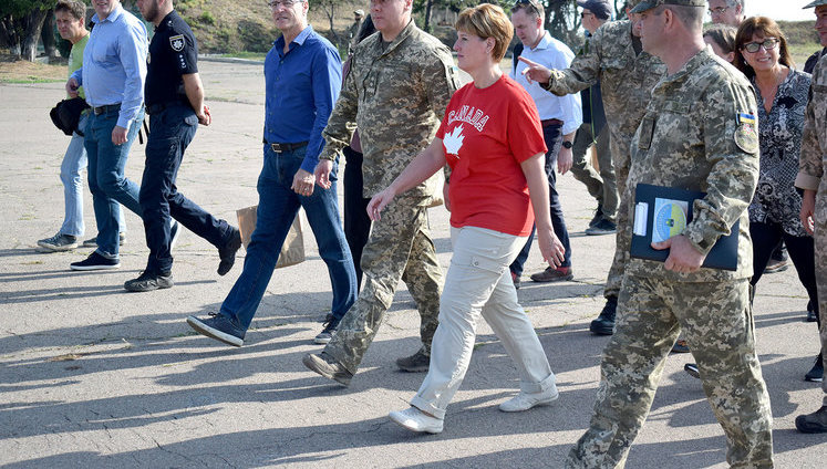 Міністр міжнародного розвитку Канади Бібо відвідала зону проведення ООС. ФОТО