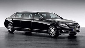 Компанія Mercedes-benz закриває завод у Росії