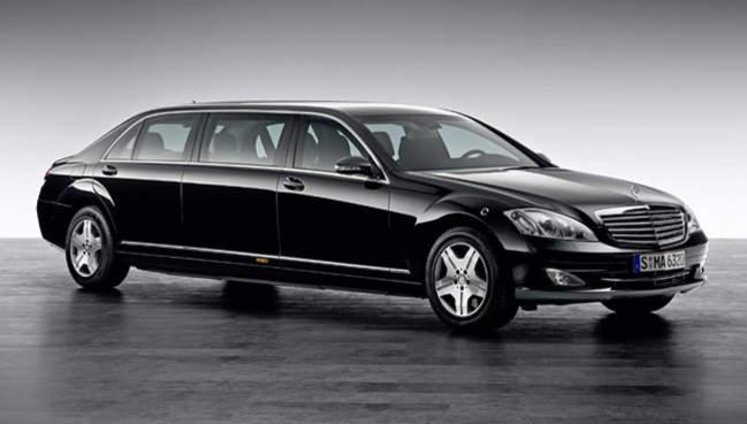 Компанія Mercedes-benz закриває завод у Росії