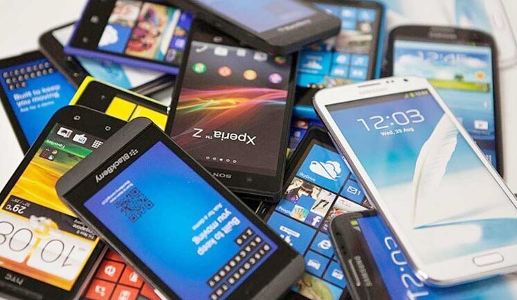 Литва призывает избавиться от китайских смартфонов из-за сбора информации
