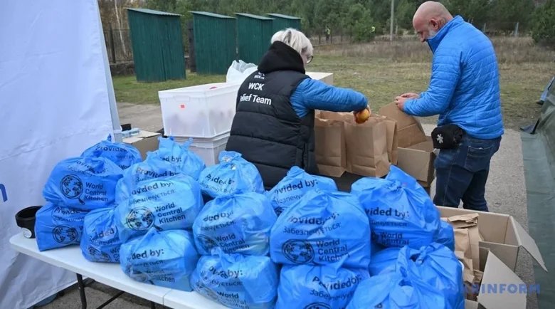 зустріч евакуйованих з Олешків
