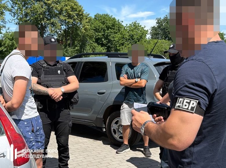 Незаконний продаж зброї