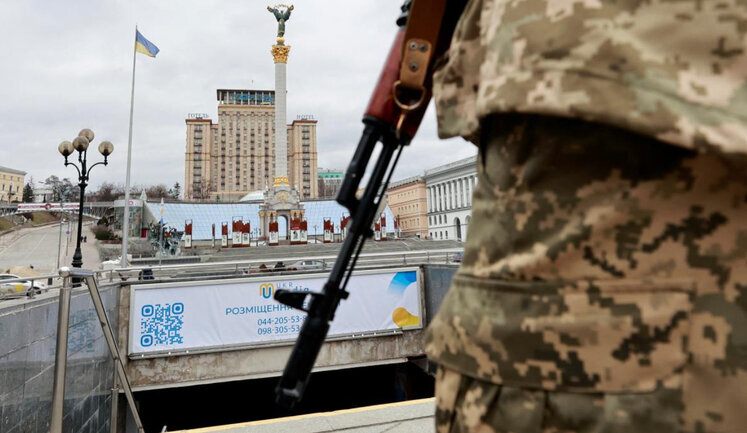 Минобороны о раздаче повесток в публичных местах: "Как им всем сообщить, что они нужны?". ВИДЕО
