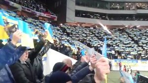 Потрясающее исполнение гимна Украины во Львове на матче со Словенией. ВИДЕО