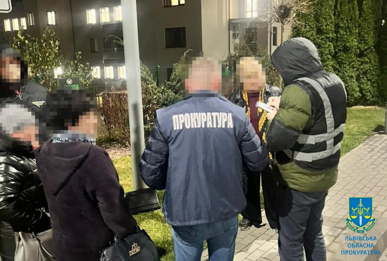 Колишня лікарка обіцяла військовому вплинути на МСЕК
