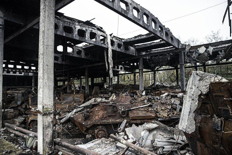 Russian occupiers’ base in Balaklia was destroyed by HIMARS 05