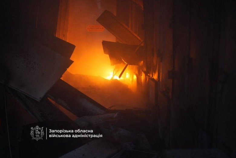 Russia struck Zaporizhzhia: the bodies of two women were recovered from the rubble