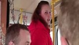 "Падла, бл#дь! Сука старая! Иди нах#й, тварь! Чтоб ты сдох сегодня!" - в Кременчуге после просьбы надеть маску молодая женщина объяснила мужчине свое отношение к карантину. ВИДЕО
