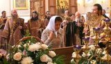 На Донбассе Людмила Янукович и жена Пшонки поклонились Плащанице. ФОТОрепортаж