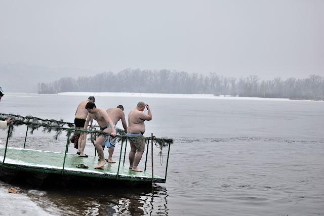 крещение в купание проруби
