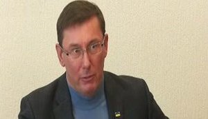 Луценко требует уволить главу САП Холодницкого