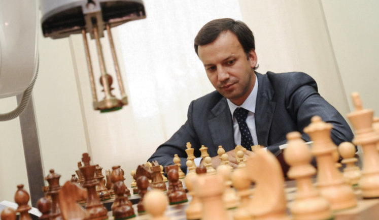Замість Ілюмжинова президентом ФІДЕ обрано колишнього віце-прем'єра уряду РФ Дворковича