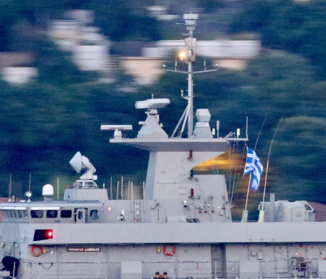 Корабль Daniolos ВМС Греции вошел в Черное море 03