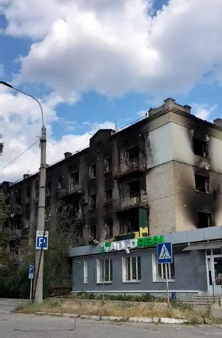 Защитники Украины отразили два штурма оккупантов со стороны Лисичанска. Уничтожен вражеский склад с боеприпасами вблизи оккупированного Славяносербска, - Гайдай 05