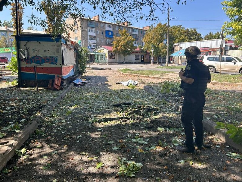 Загарбники вдарили по Котлиному Покровської громади, одна людина загинула, ще одна поранена