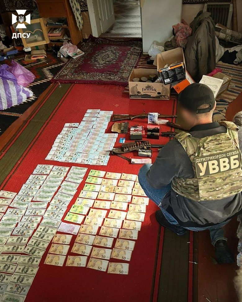 На Буковині викрили групу, яка переправляла людей до Румунії за 8 тисяч євро