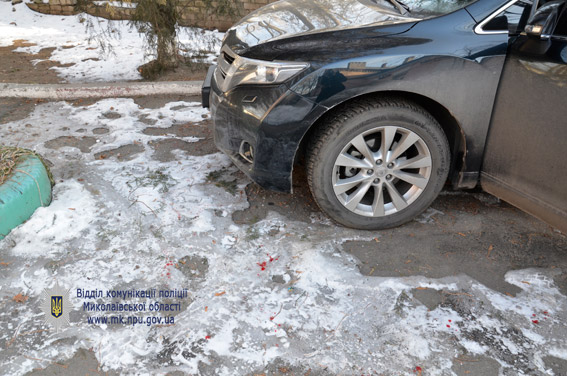 На вулиці в Миколаєві обстріляли підприємця 04 На вулиці в Миколаєві обстріляли підприємця 04