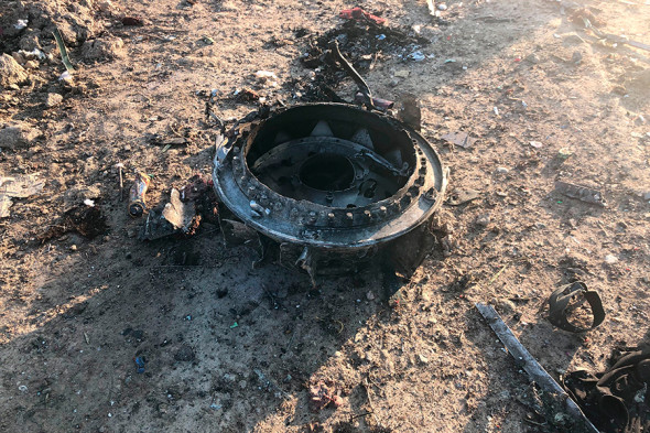 В Иране разбился самолет МАУ с пассажирами на борту 08