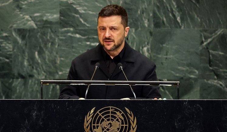 Украинские удары направлены на то, чтобы не дать РФ превратить Крым в военную базу, - Зеленский