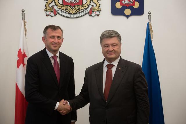 Порошенко провел встречу с председателем правительства Аджарии Зурабом Патарадзе 01 Порошенко провел встречу с председателем правительства Аджарии Зурабом Патарадзе 01