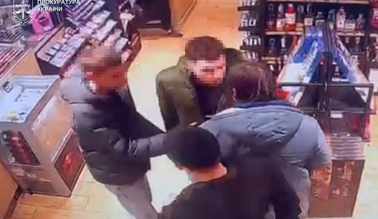 Побиття артистів ансамблю "Гуцулія": підозрюваним нападникам обрали запобіжні заходи