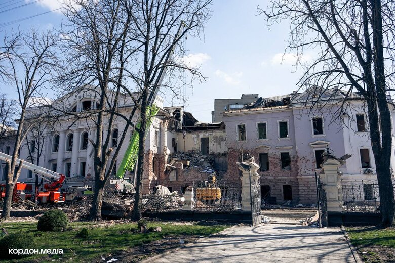 Наслідки ракетного удару РФ по Сумському державному університету 13 квітня