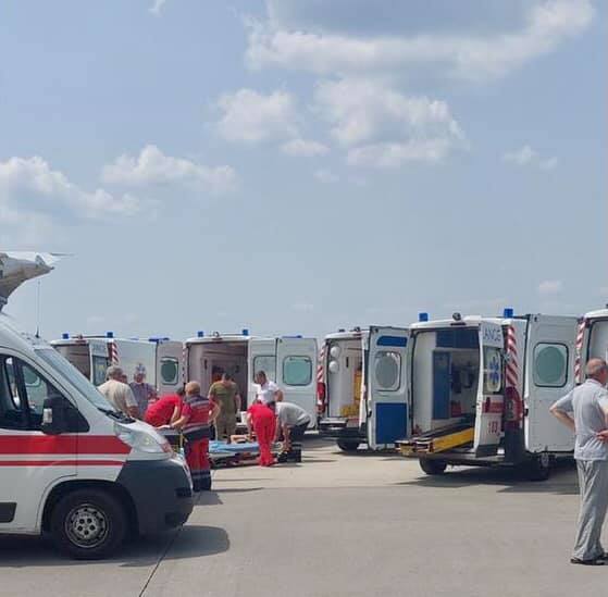 В киевский госпиталь вновь прибыл борт с ранеными воинами. Без помощи неравнодушных украинцев не справиться, - волонтер Воронкова 03