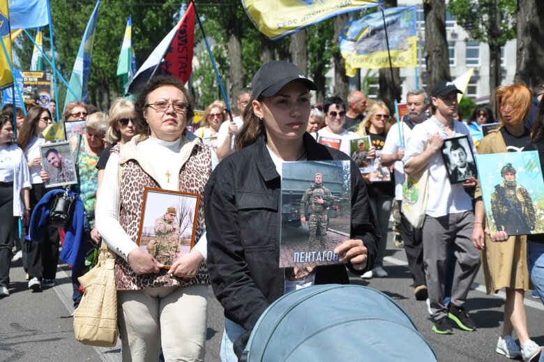 Anniversary of order to withdraw from Azovstal: march We are waiting for home of heroes of Mariupol took place in center of Kyiv 18