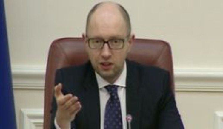 Yatseniuk on schemes with army nutrition: "Four companies have sucked on public procurement like leeches for 10 years"