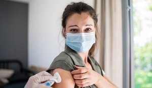 Сімейні лікарі зможуть видавати довідки про повний курс вакцинації, - Шмигаль