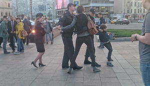 В центре Москвы полицейские задержали 10-летнего мальчика, декламировавшего "Гамлета". ФОТО