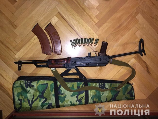 Поліцейські затримали членів Мукачівської банди, які промишляли розбоєм, викраденнями людей і торгівлею зброєю 06