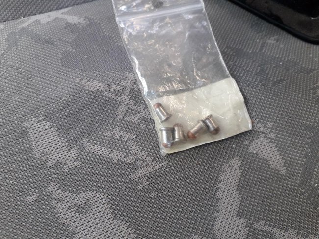 Під час перевірки автомобіля в зоні АТО виявлена символіка ДНР, жетон бандформування Схід і списки терористів, - Держприкордонслужба 03