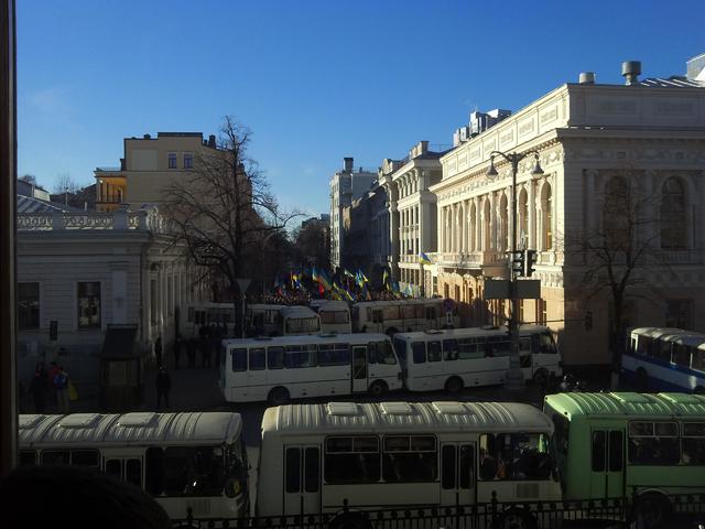 вр
