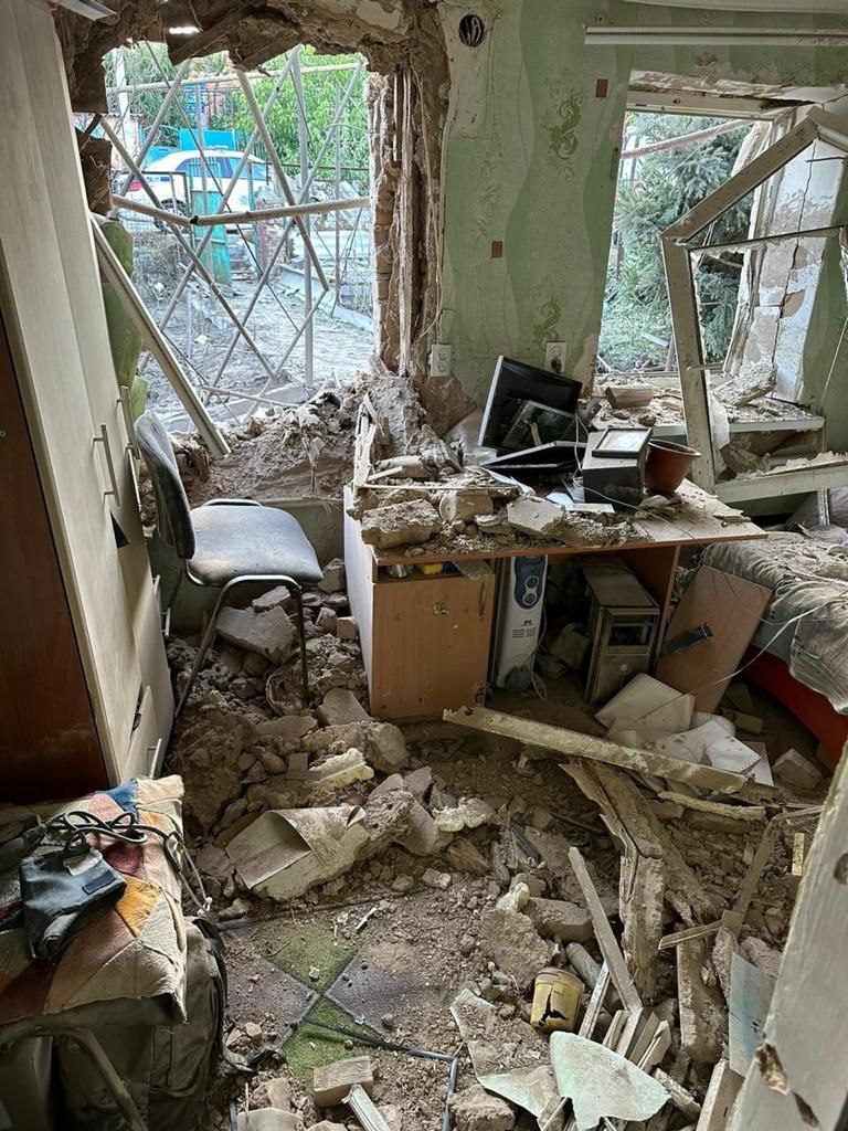 Наслідки ворожого обстрілу Нікопольського району Дніпропетровщини 04
