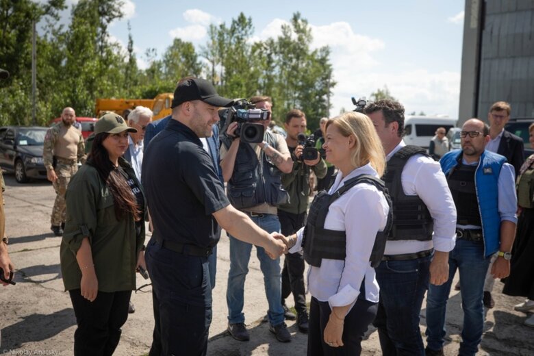 Німеччина посилить допомогу Україні у розмінуванні та розслідуванні воєнних злочинів, - Монастирський 01