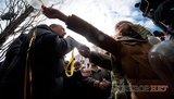 Возле МВД в небо запустили презервативы: "Ми намалювали на них писок ... Януковича". ФОТОрепортаж+ВИДЕО