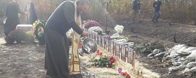 Панахида за загиблими під час аварії Ан-26 відбувається під Харковом 01
