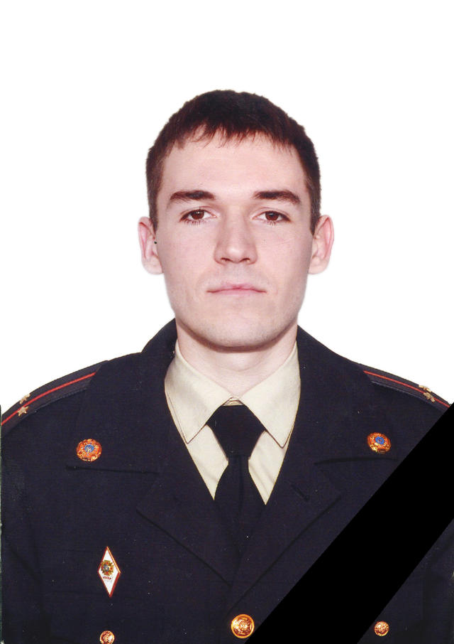 Співробітник ДСНС Меліхов загинув під час гасіння пожежі в Маріуполі 01