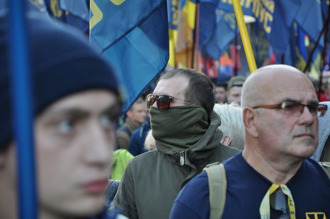 Националисты провели в центре Киева Марш УПА 10