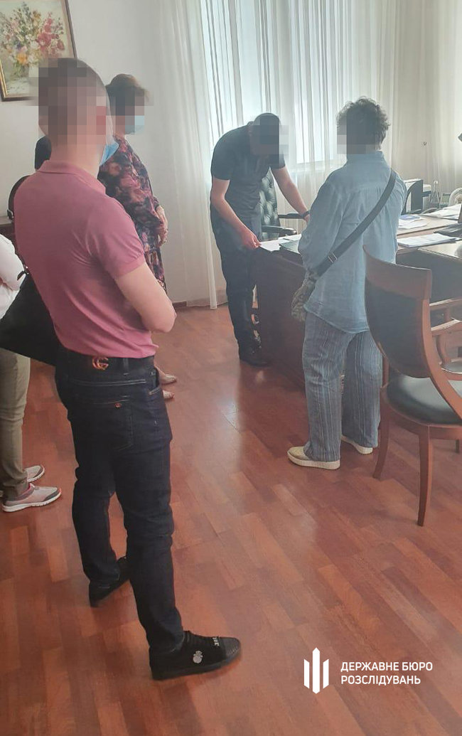 Чиновники налоговой Киева вступили в сговор с бизнесменами и позволили им уклониться от уплаты налогов на 2,5 млрд грн, - ГБР 02