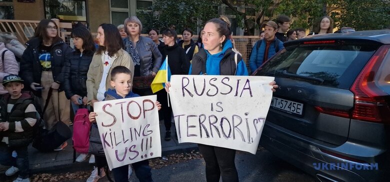 У Варшаві пікетували посольство Ірану 05
