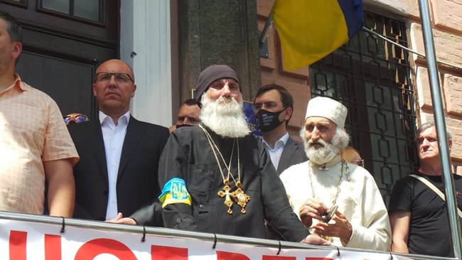 Після акції під ДБР багатотисячна хода попрямувала до Печерського суду на підтримку Порошенка і проти політичних репресій 24
