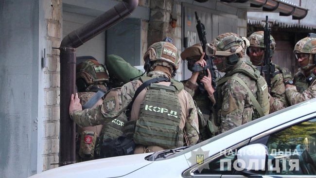 Чоловік підірвав себе в гаражі в центрі Харкова 05