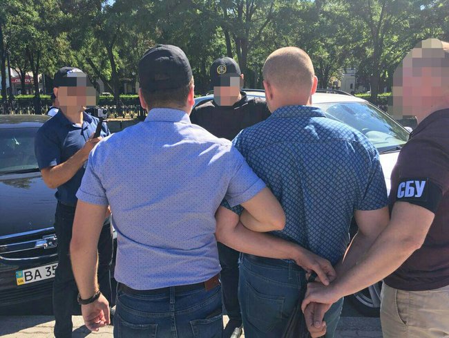 Офіцера-прикордонника затримано в Дніпрі за систематичне хабарництво, - військова прокуратура 02