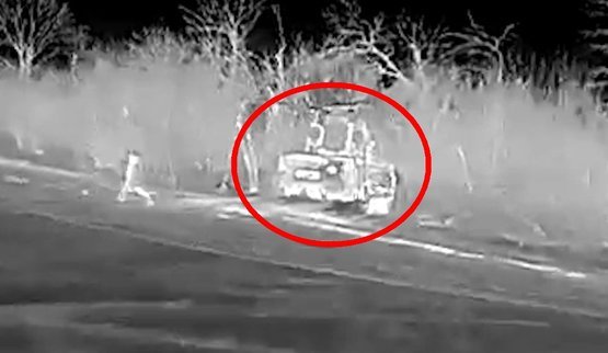 дрон атакует российский ЗРК Оса