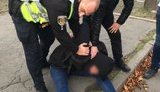 Криворожанка утверждает, что напавшего с ножом на прохожих мужчину накануне упустили патрульные. В Нацполиции обвинения отвергают (исправлено)