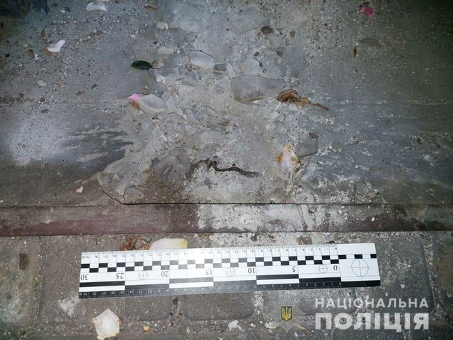 Во двор жилого дома под Одессой бросили гранату 02