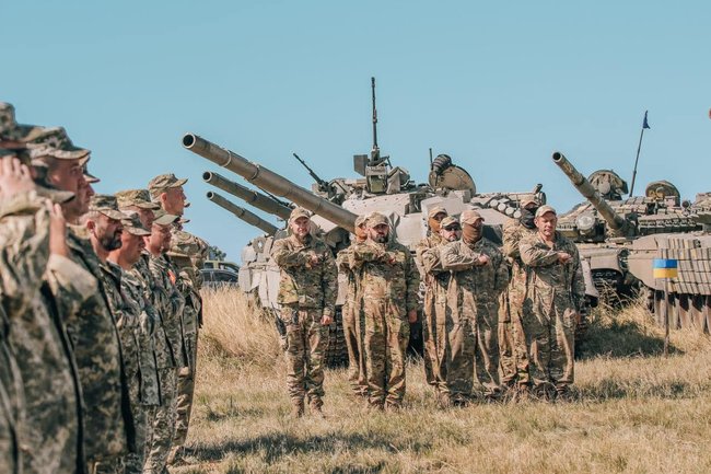 На недавних учениях танковый взвод полка Азов показал, что может выполнять боевые задачи наравне с подразделениями ВСУ, - Павлюк 04